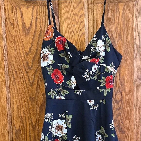 Twist Peekaboo Front Floral Slip Dress 💲BUNDLE AND SAVE BIG💲 - Picture 5 of 5